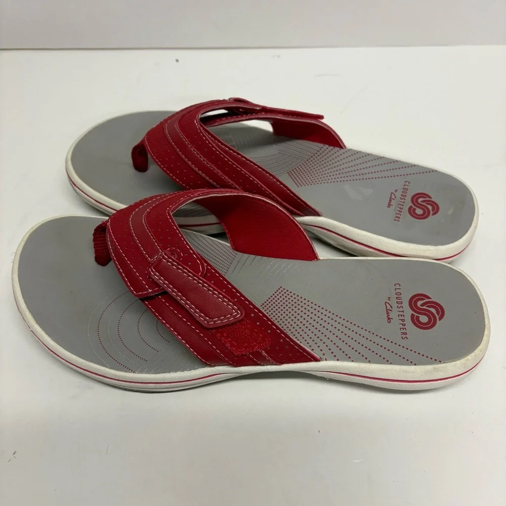 Clark’s Cloudsteppers Red and Gray Flip Flops Sandals Slip Ons Size 7 - Picture 4 of 10